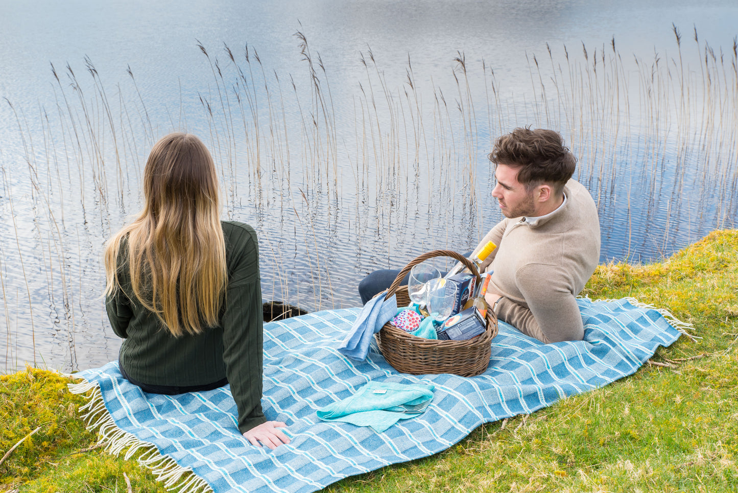 McNutt Waterproof 100% Wool Picnic Blanket