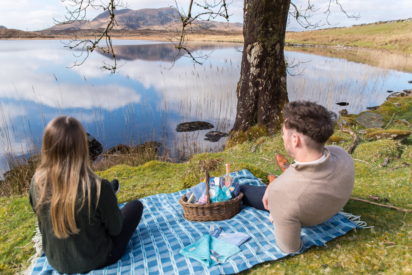 McNutt Waterproof 100% Wool Picnic Blanket